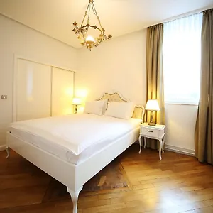 Minka 3*, Lubiana Slovenia